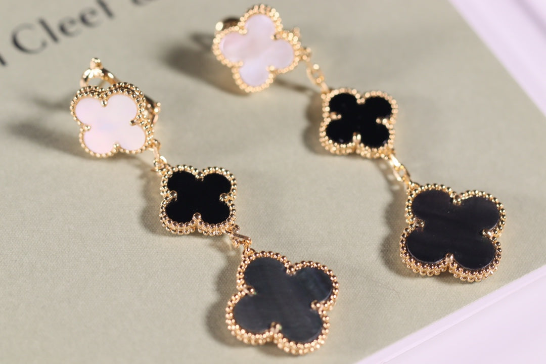 ˇGilded EraˇCLOVER EARRINGS GOLD ONYX MOP 3 MOTIF