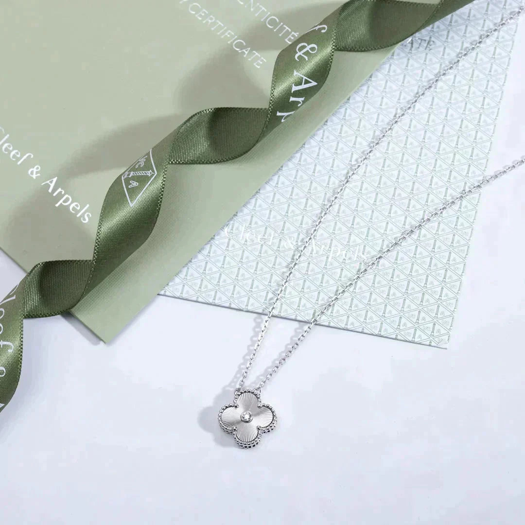 ˇGilded EraˇCLOVER  15MM DIAMOND LASER NECKLACE SILVER