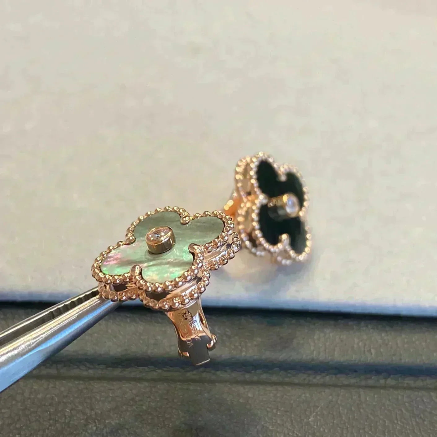 ˇGilded EraˇCLOVER MEDIUM 1 MOTIFS GRAY MOP  DIAMOND EARRINGS