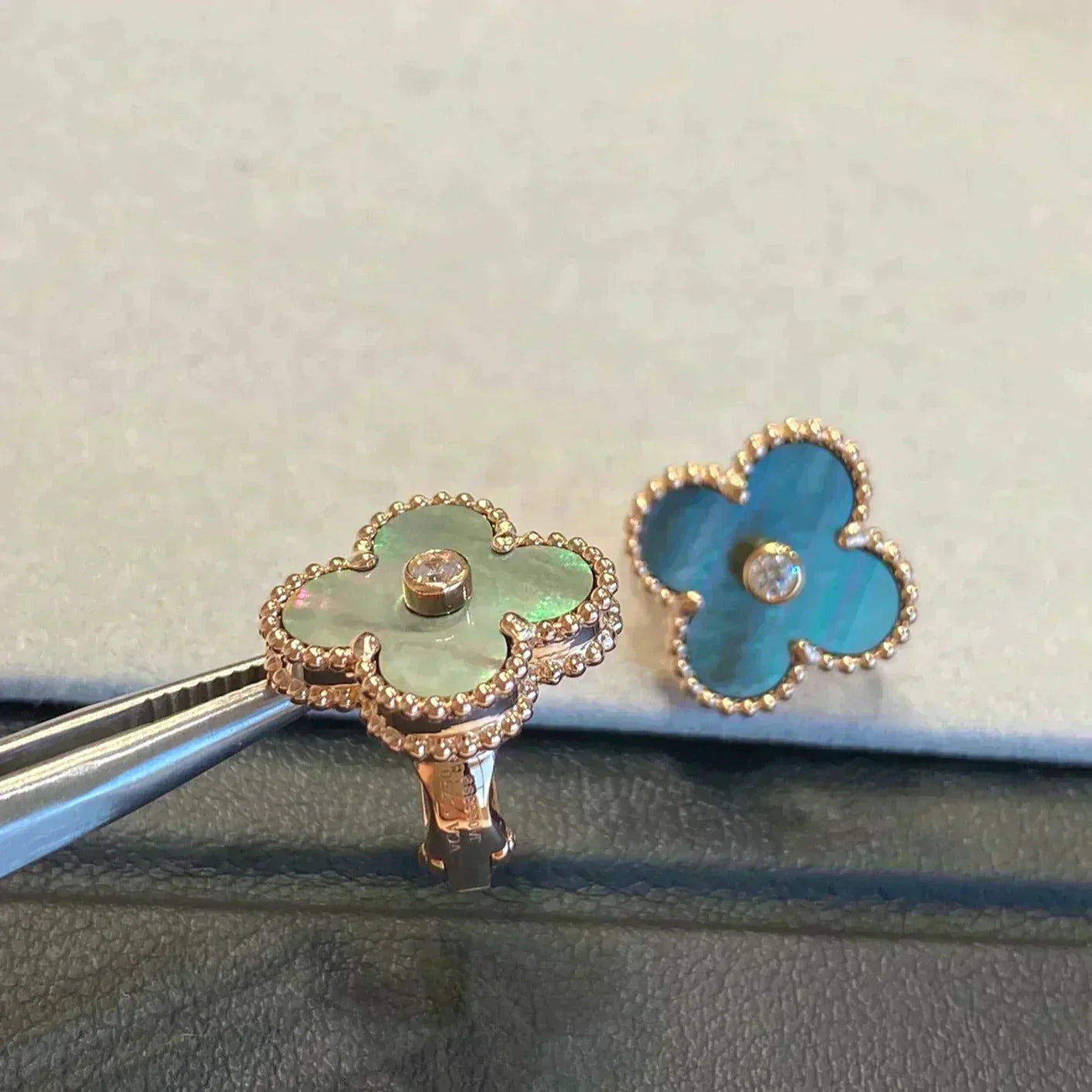 ˇGilded EraˇCLOVER MEDIUM 1 MOTIFS GRAY MOP  DIAMOND EARRINGS
