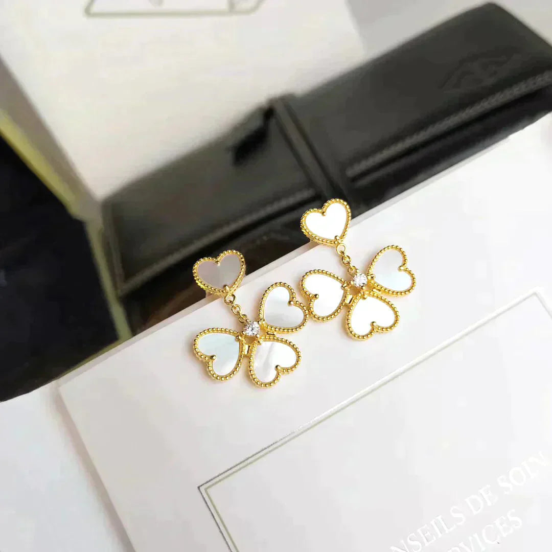 ˇGilded EraˇCLOVER SWEET WHITE MOP EARRINGS