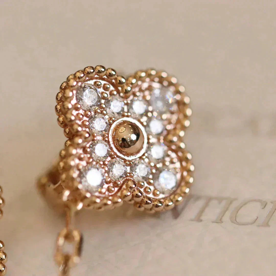 ˇGilded EraˇCLOVER MEDIUM 1 MOTIFS FUll DIAMOND EARRINGS