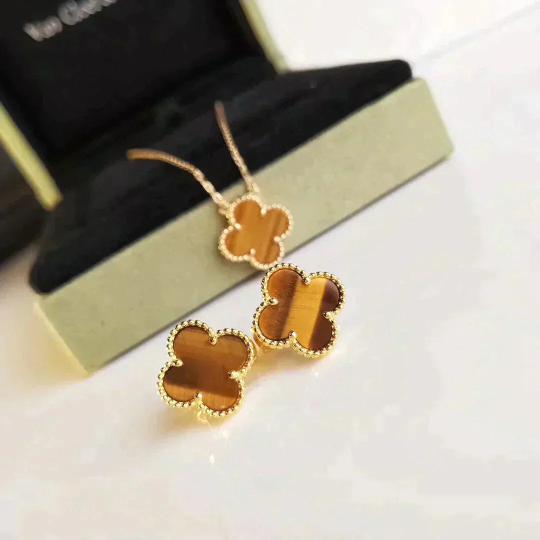 ˇGilded EraˇCLOVER MEDIUM 1 MOTIFS TIGER EYE EARRINGS