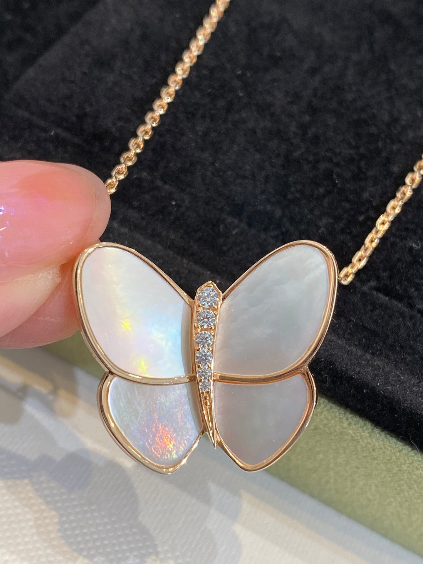 ˇGilded EraˇBUTTERFLY GOLD MOP DIAMOND NECKLACE