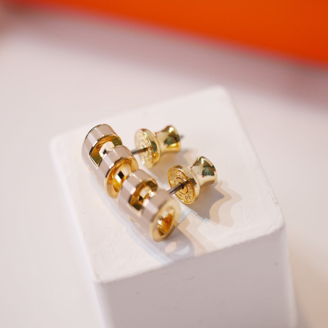 ˇGilded EraˇMINI POP H GOLD EARRINGS GREY