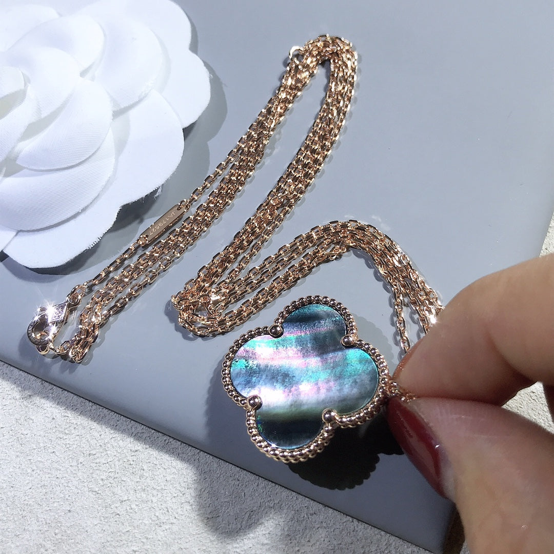 ˇGilded EraˇCLOVER 25MM GOLD DARK MOP BIG CLOVER NECKLACE