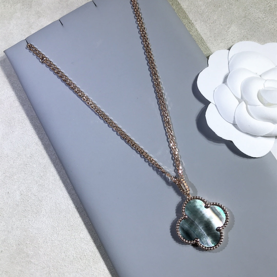 ˇGilded EraˇCLOVER 25MM GOLD DARK MOP BIG CLOVER NECKLACE