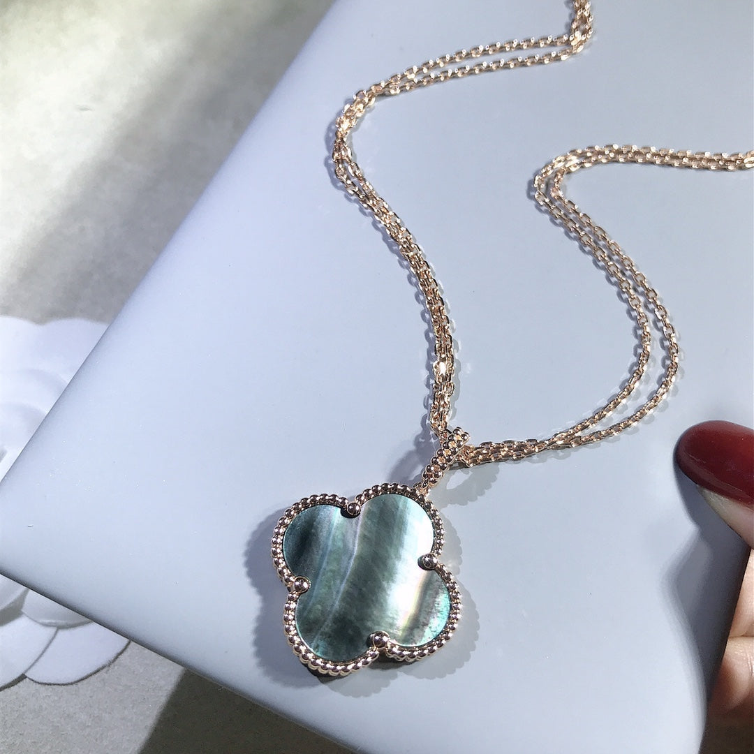 ˇGilded EraˇCLOVER 25MM GOLD DARK MOP BIG CLOVER NECKLACE