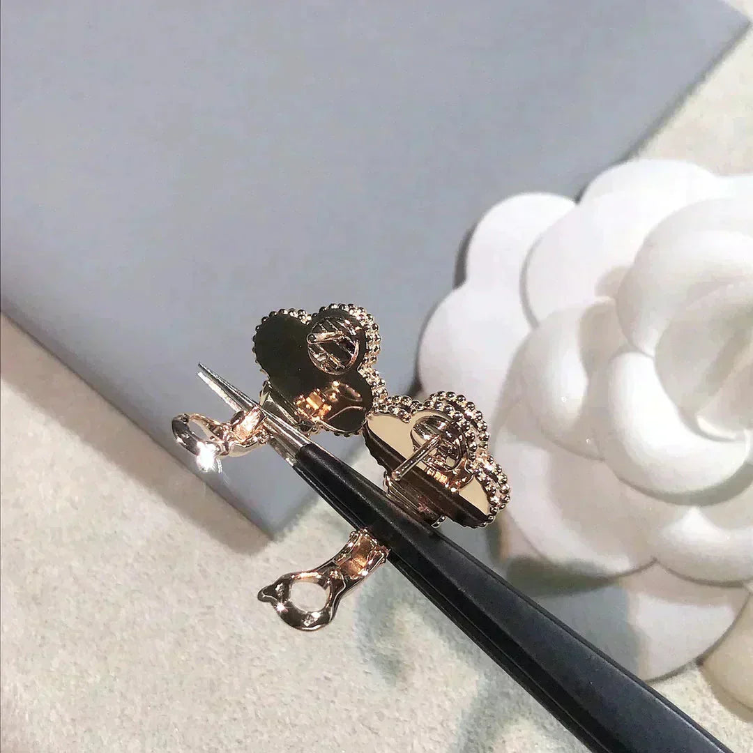 ˇGilded EraˇCLOVER MEDIUM 1 MOTIFS  PINK MOP DIAMOND EARRINGS