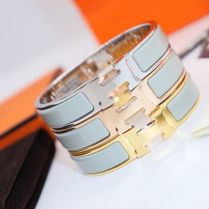 ˇGilded EraˇH LIGHT BLUE BRACELET