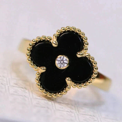 ˇGilded EraˇCLOVER ONYX RING GOLD DIAMOND