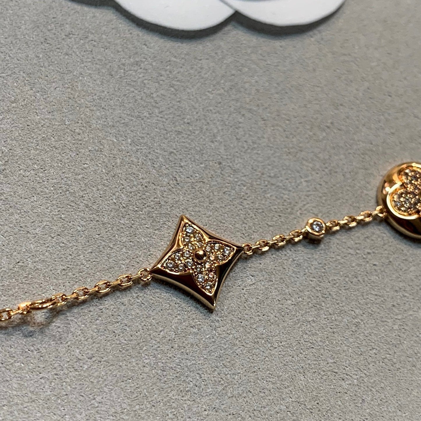 ˇGilded EraˇSTAR AND SUN 4 MOTIFS GOLD DIAMONDS BRACELET