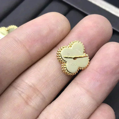 ˇGilded EraˇCLOVER MINI 9.5MM LASER EARRINGS