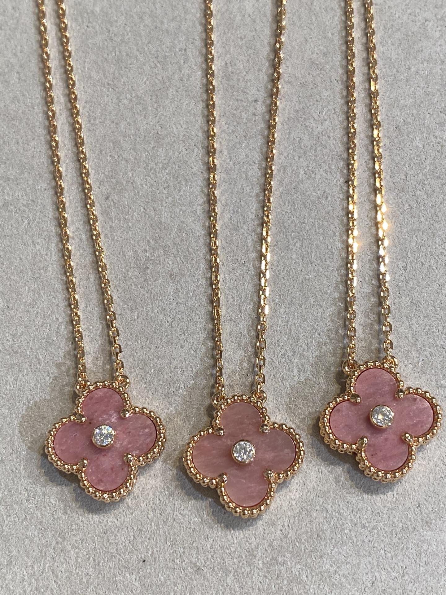 ˇGilded EraˇCLOVER 15MM DIAMOND RHODONITE NECKLACE