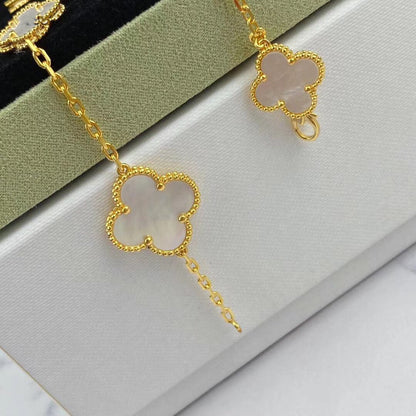 ˇGilded EraˇMAGIC CLOVER MOP GOLD BRACELET 5 MOTIFS