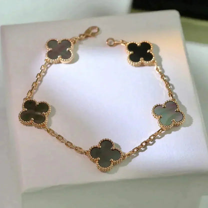 ˇGilded EraˇCLOVER 5 MOTIF GRAY MOP  BRACELET