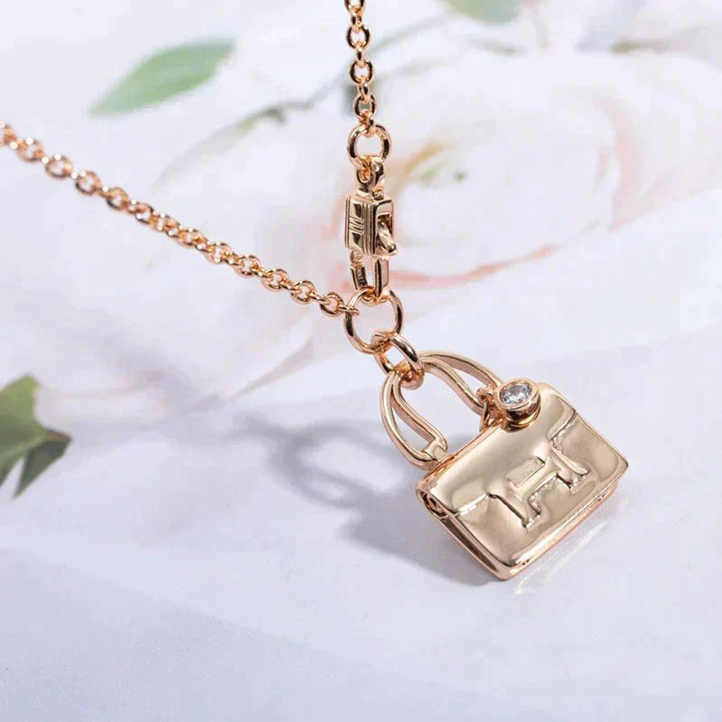 ˇGilded EraˇAMULETTE PEDANT ROSE GOLD NECKLACE