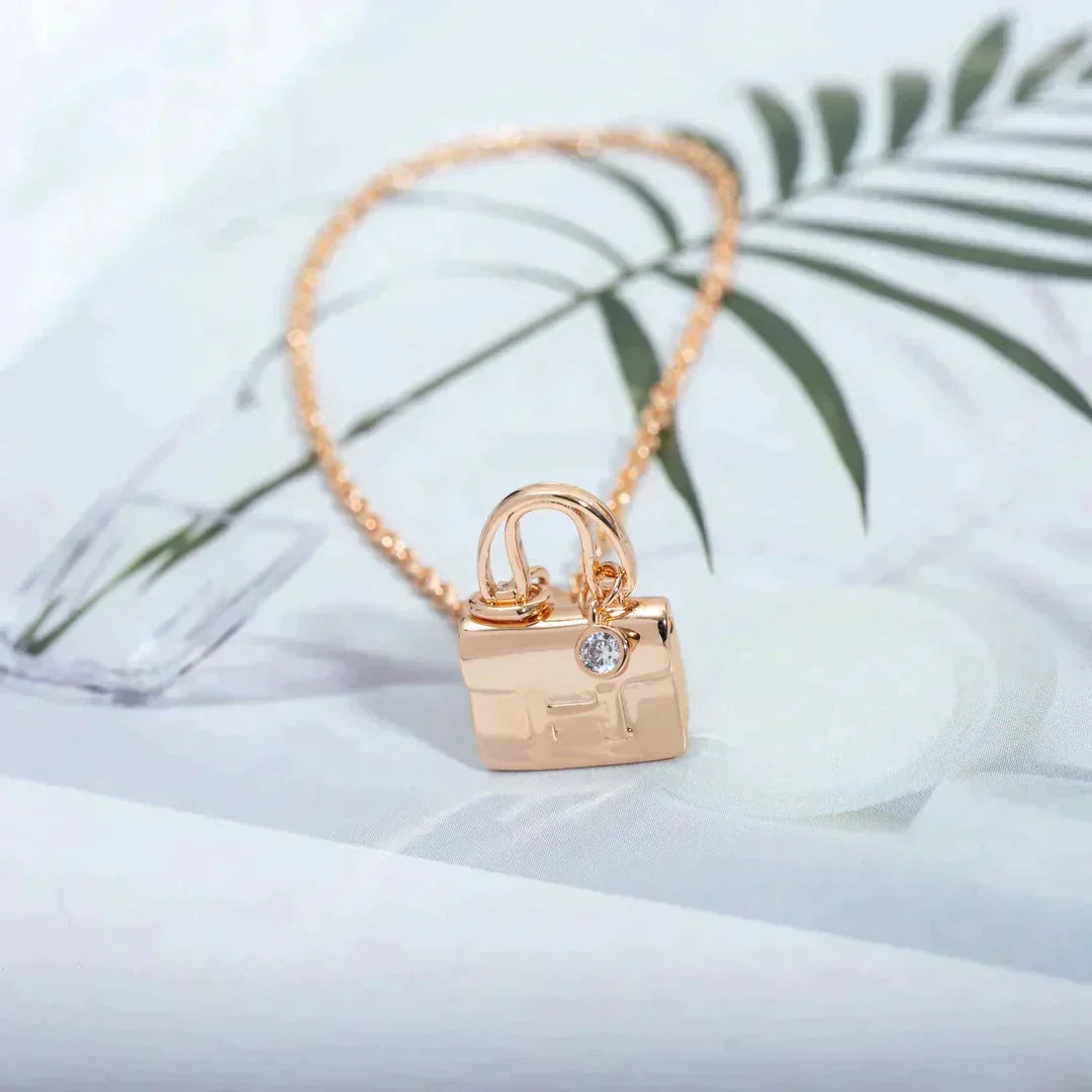 ˇGilded EraˇAMULETTE PEDANT ROSE GOLD NECKLACE