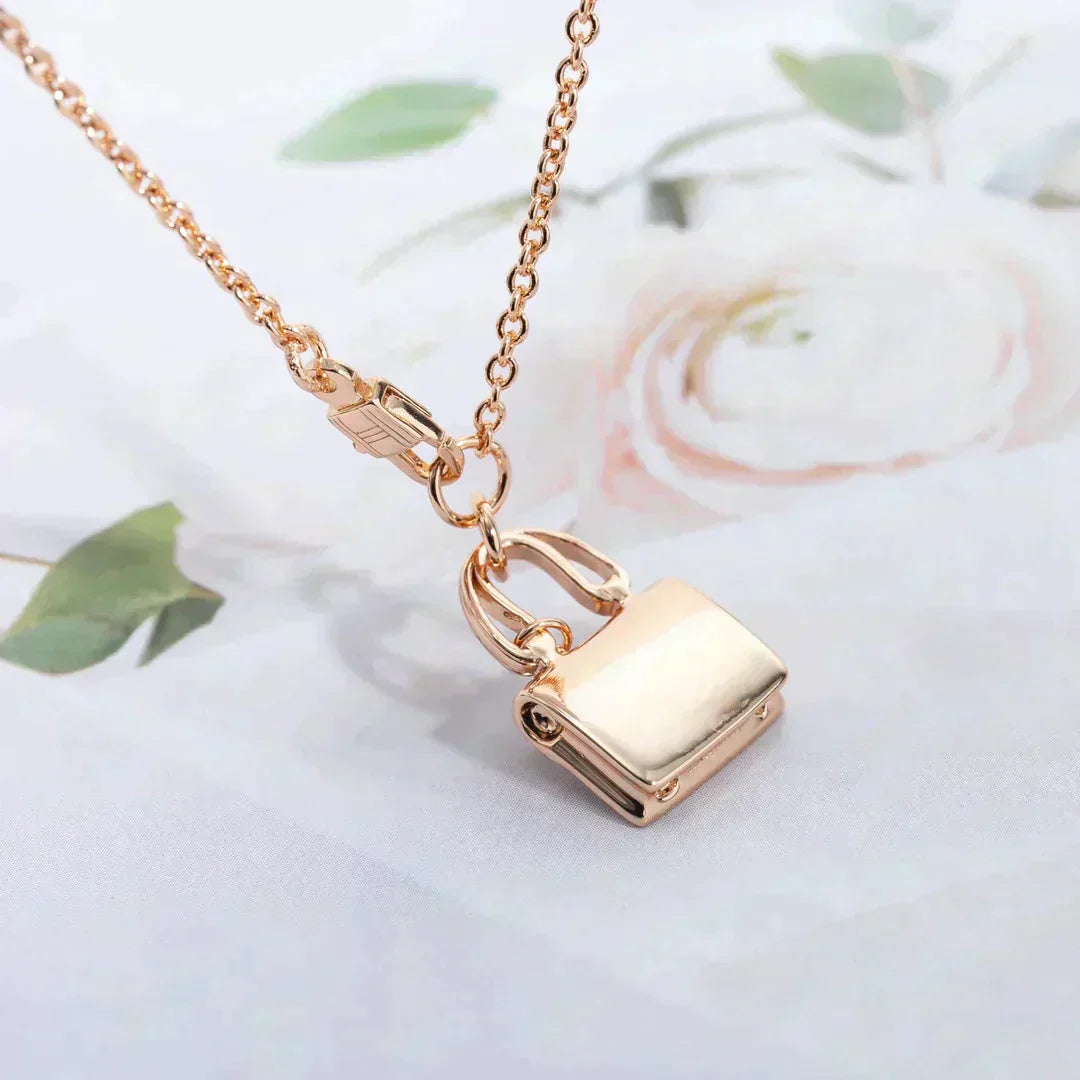 ˇGilded EraˇAMULETTE PEDANT ROSE GOLD NECKLACE