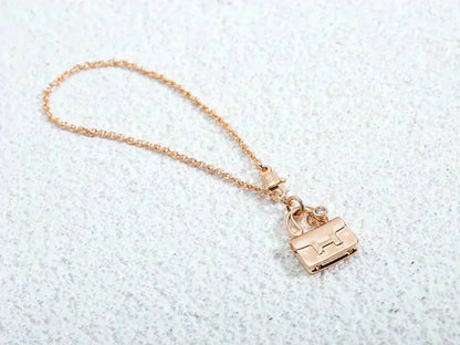 ˇGilded EraˇAMULETTE PEDANT ROSE GOLD NECKLACE