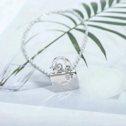 ˇGilded EraˇAMULETTE PEDANT SILVER NECKLACE