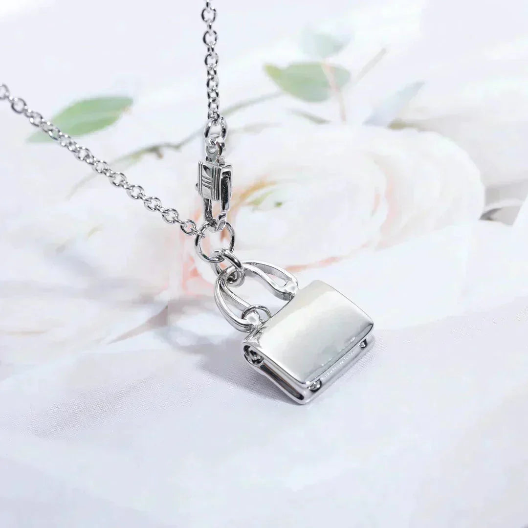 ˇGilded EraˇAMULETTE PEDANT SILVER NECKLACE