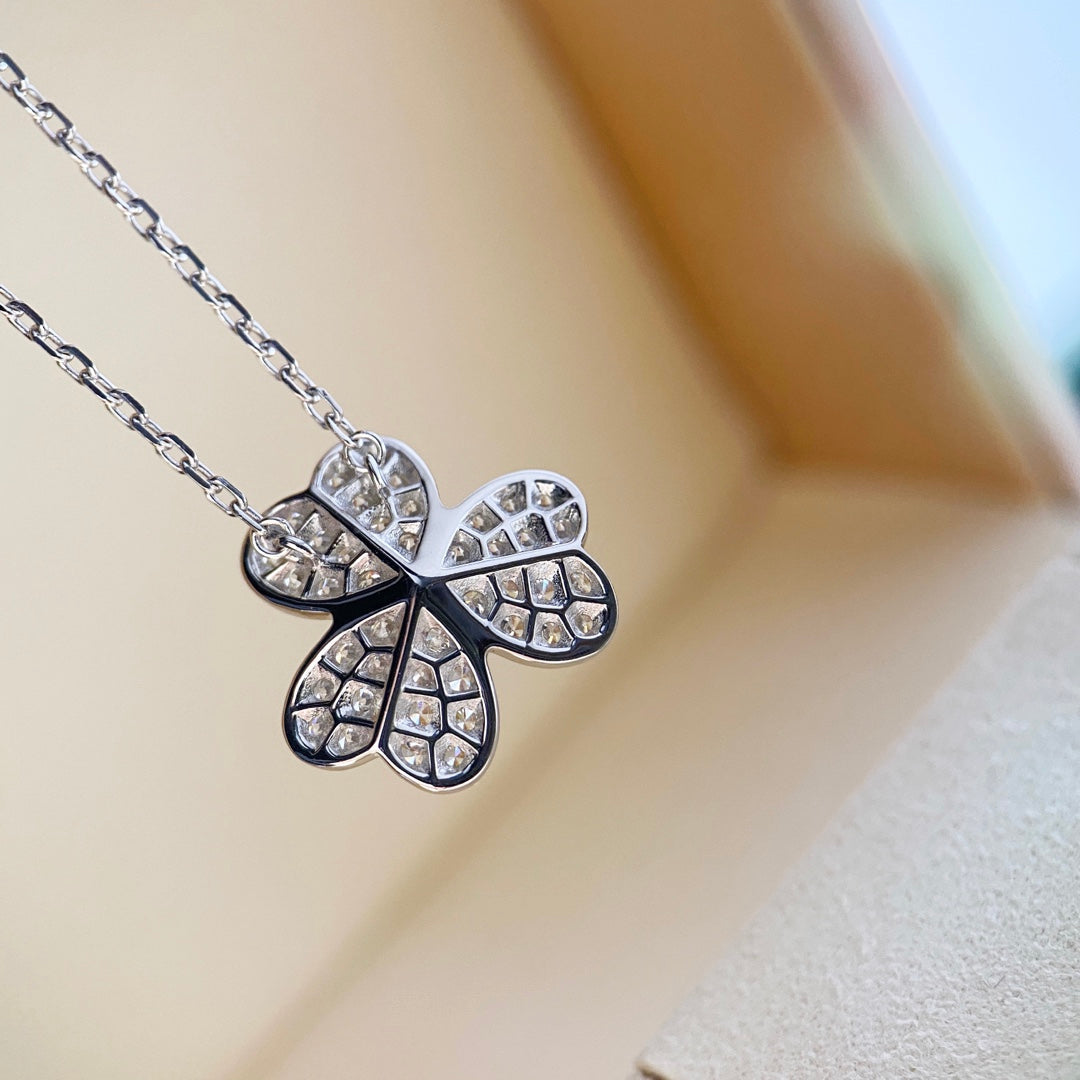 ˇGilded EraˇCLOVER DIAMOND NECKLACE SILVER