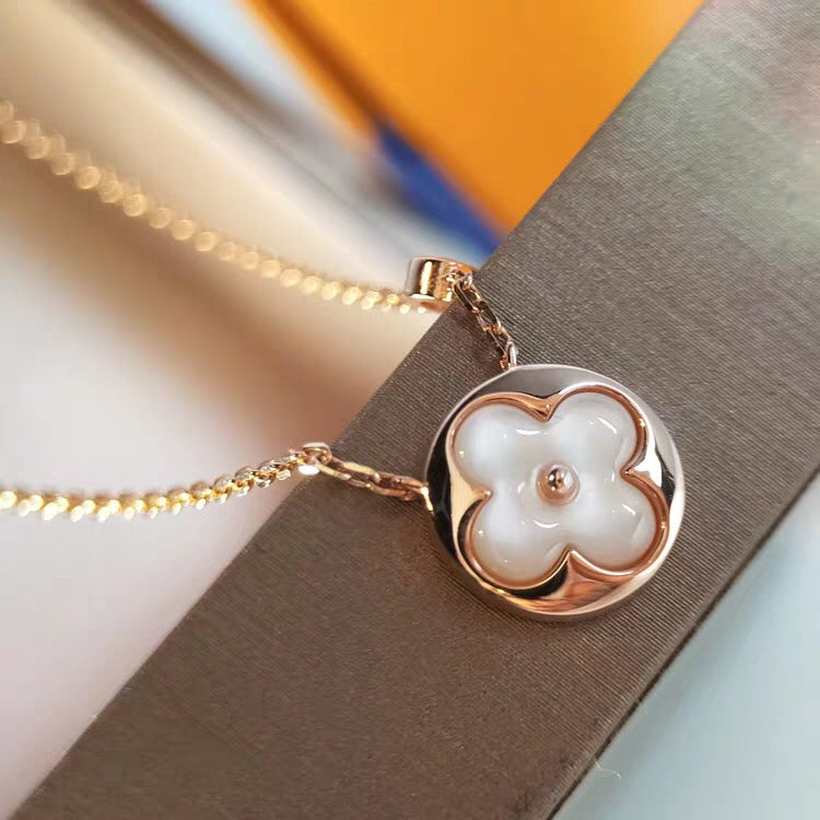 ˇGilded EraˇSUN MOP GOLD 1 DIAMOND NECKLACE