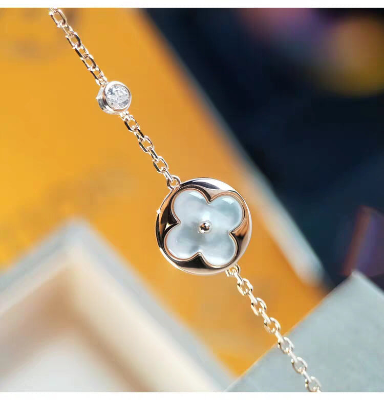 ˇGilded EraˇSUN MOP GOLD 1 DIAMOND NECKLACE