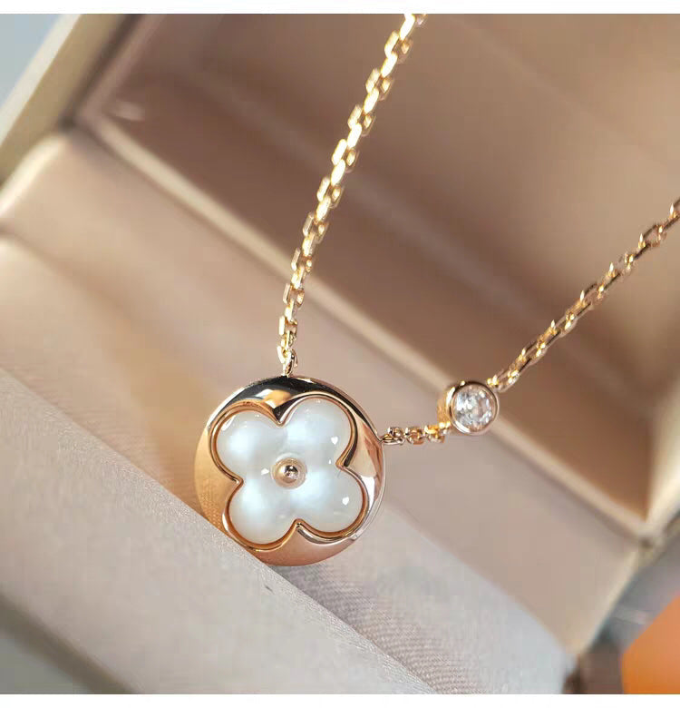 ˇGilded EraˇSUN MOP GOLD 1 DIAMOND NECKLACE