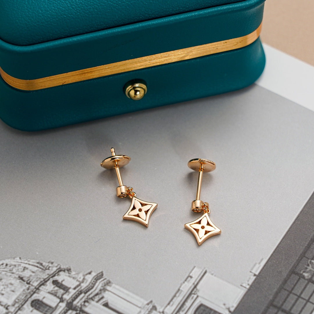 ˇGilded EraˇSTAR EARRINGS GOLD