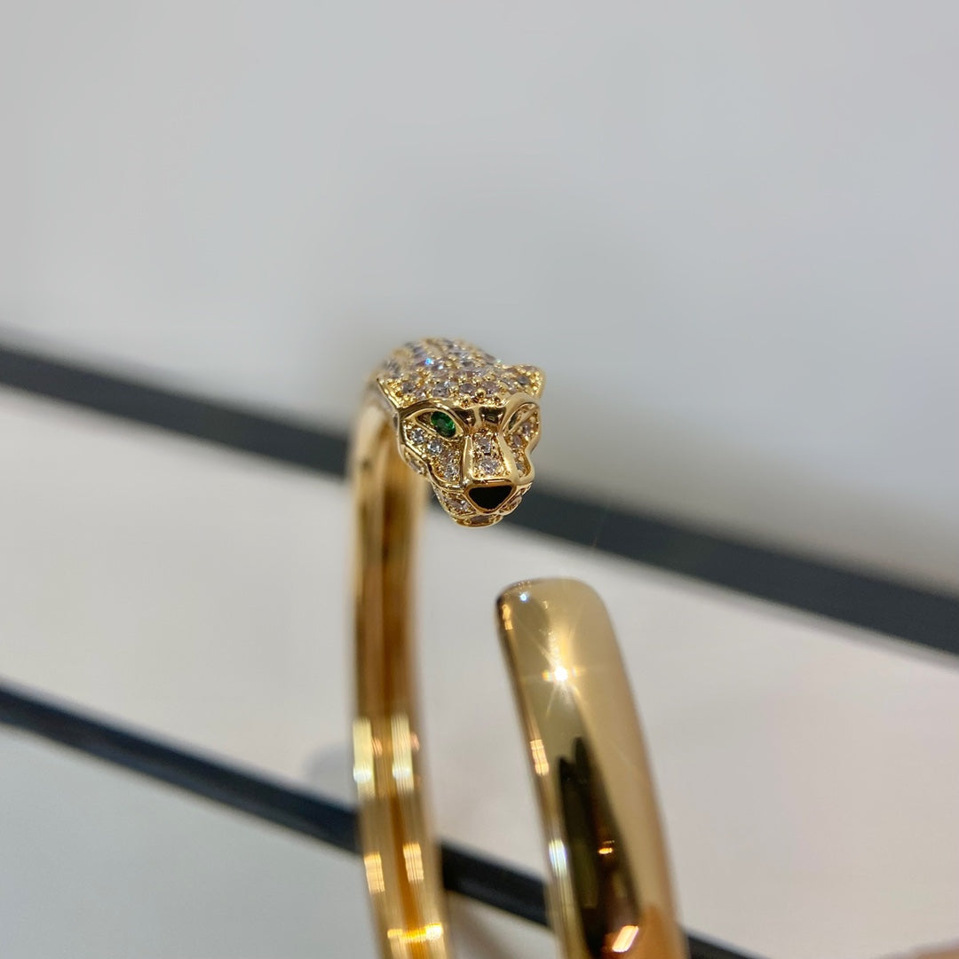 ˇGilded EraˇPANTHERE GOLD DIAMOND OPEN BRACELET