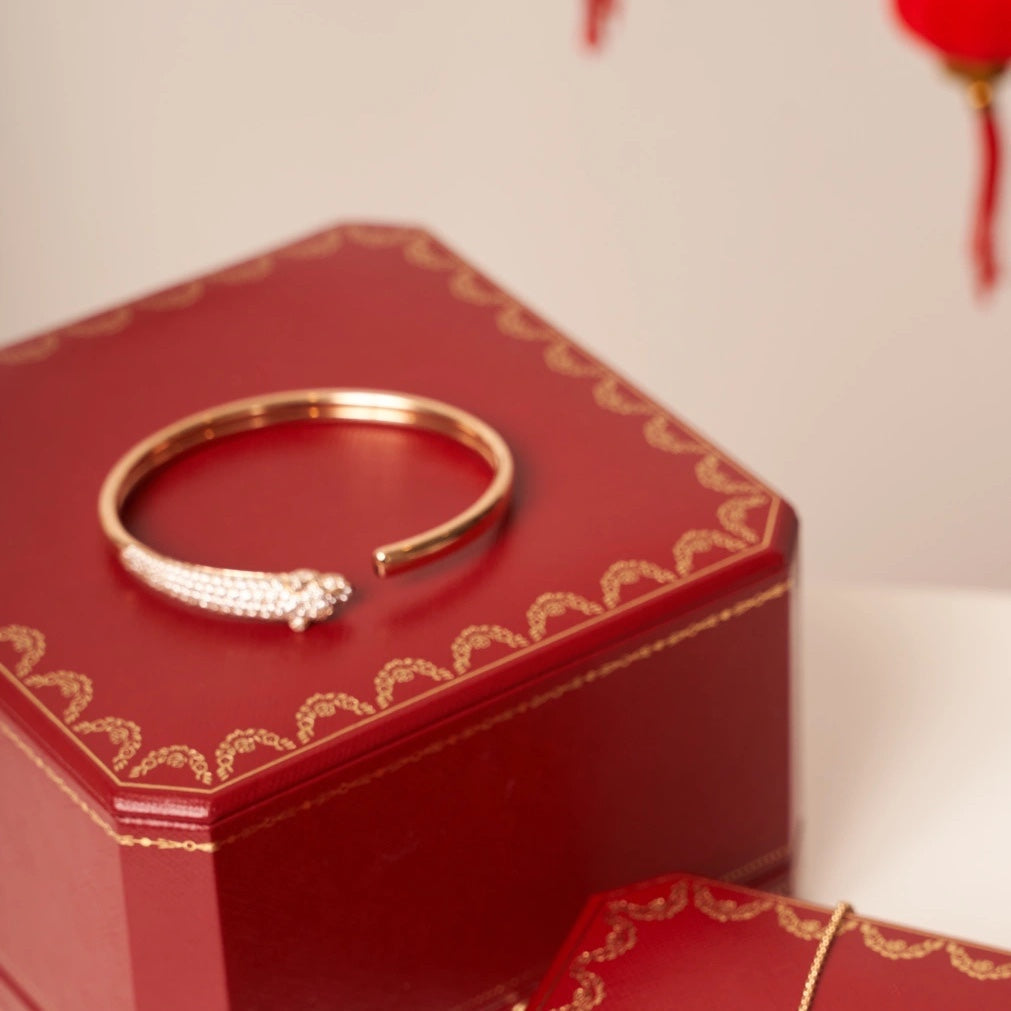 ˇGilded EraˇPANTHERE ROSE GOLD DIAMOND OPEN BRACELET