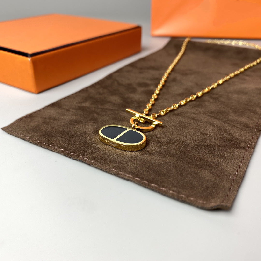 ˇGilded EraˇCHAINE VERSO BLACK CERAMIC NECKLACE