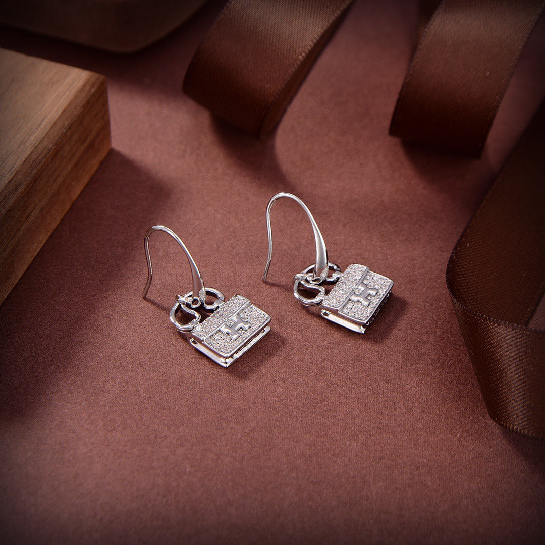 ˇGilded EraˇKELLY DIAMOND EARRINGS