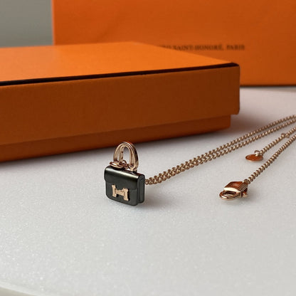 ˇGilded EraˇCONSTANCE BLACK PEDANT PINK GOLD NECKLACE