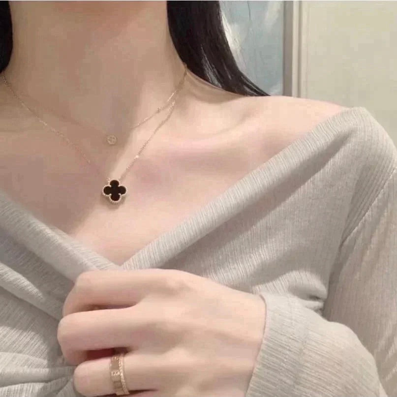 ˇGilded EraˇCLOVER 15MM BLACK ONYX SINGLE FLOWER NECKLACE