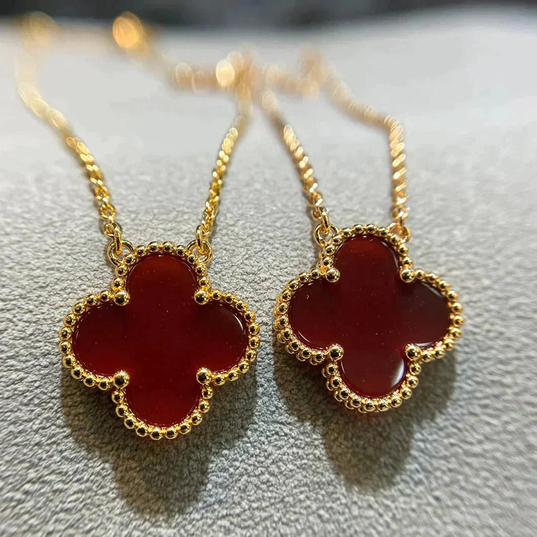 ˇGilded EraˇCLOVER 15MM CARNELIAN SINGLE FLOWER NECKLACE