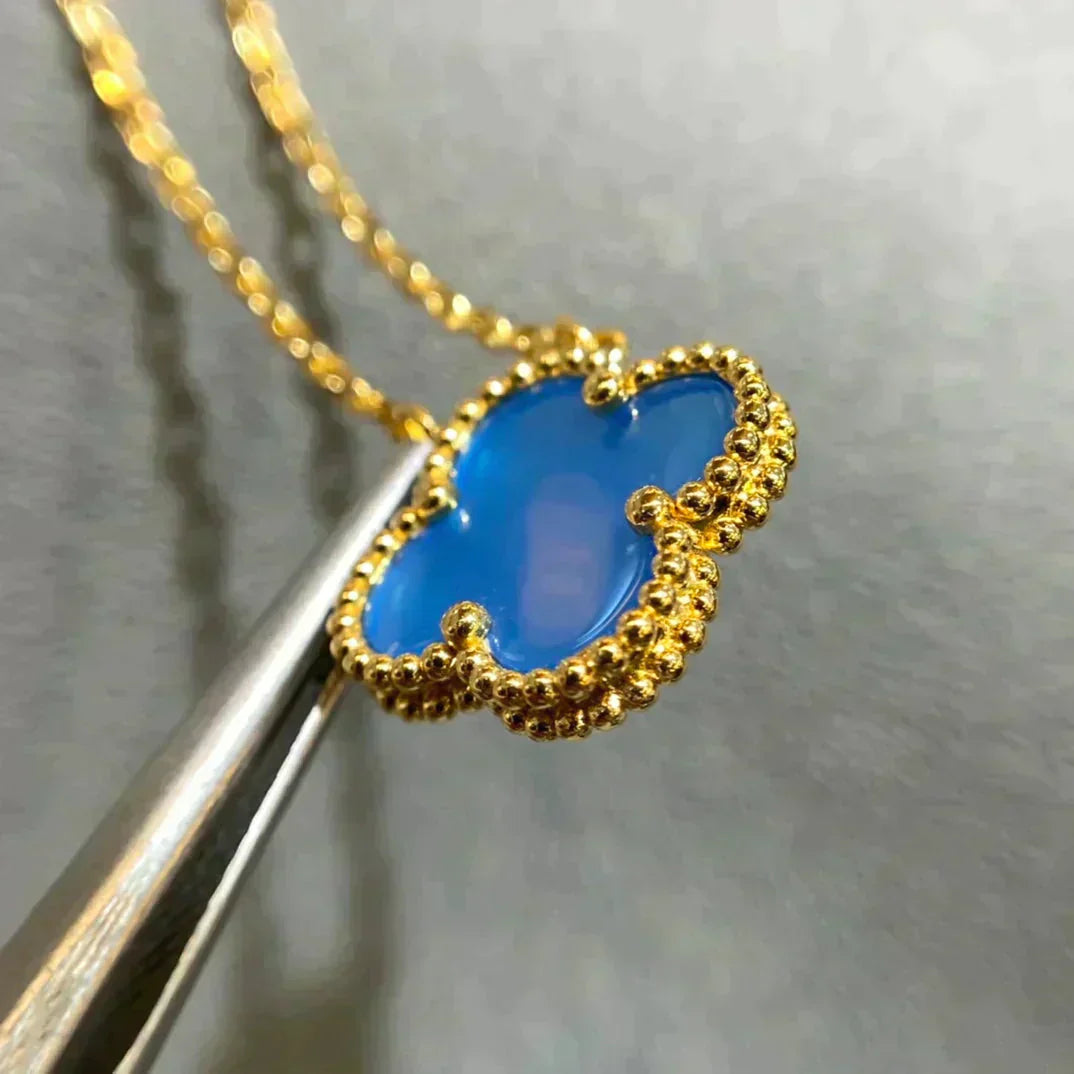 ˇGilded EraˇCLOVER 15MM BLUE AGATE NECKLACE