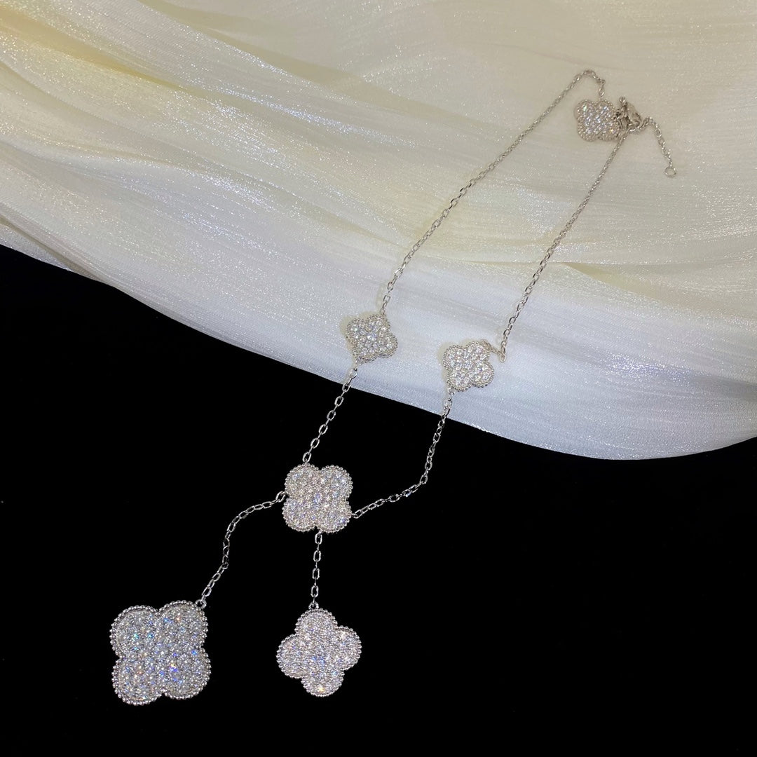 ˇGilded EraˇCLOVER 5 MOTIFS SILVER DIAMONDS NECKLACE