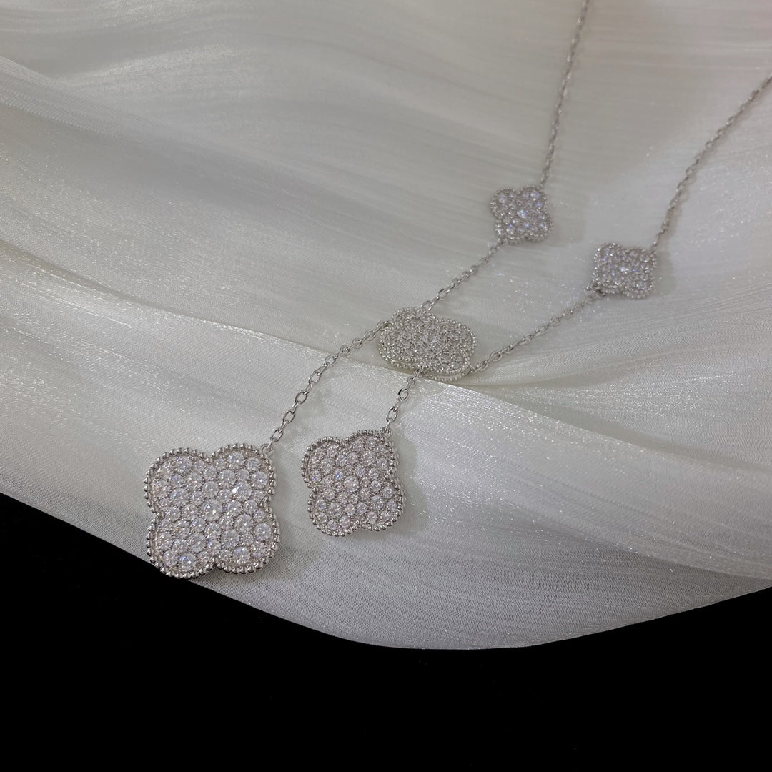 ˇGilded EraˇCLOVER 5 MOTIFS SILVER DIAMONDS NECKLACE