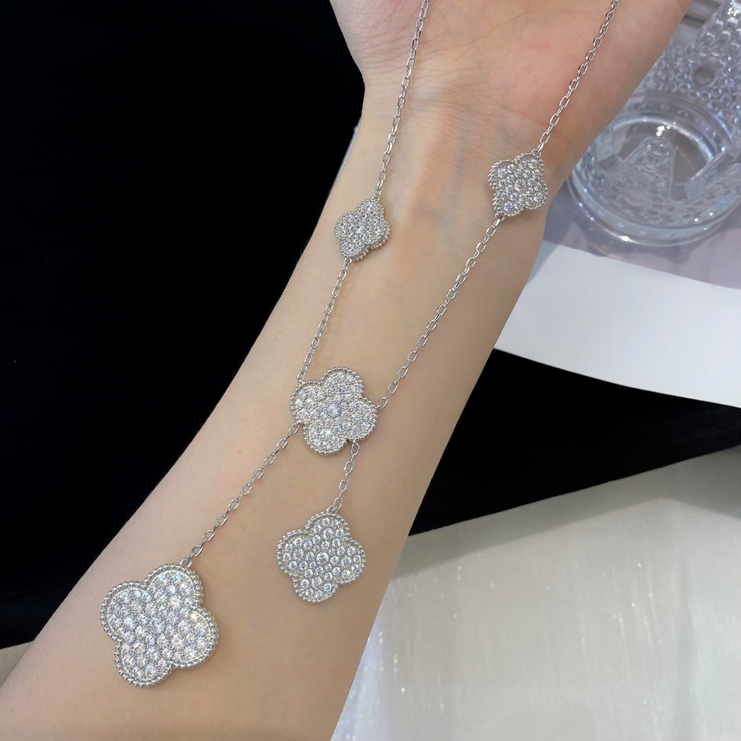 ˇGilded EraˇCLOVER 5 MOTIFS SILVER DIAMONDS NECKLACE