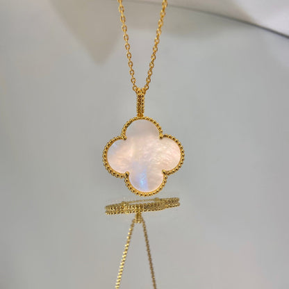 ˇGilded EraˇCLOVER 25MM MOP LARGE PENDANT NECKLACE