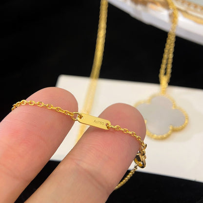 ˇGilded EraˇCLOVER 25MM MOP LARGE PENDANT NECKLACE