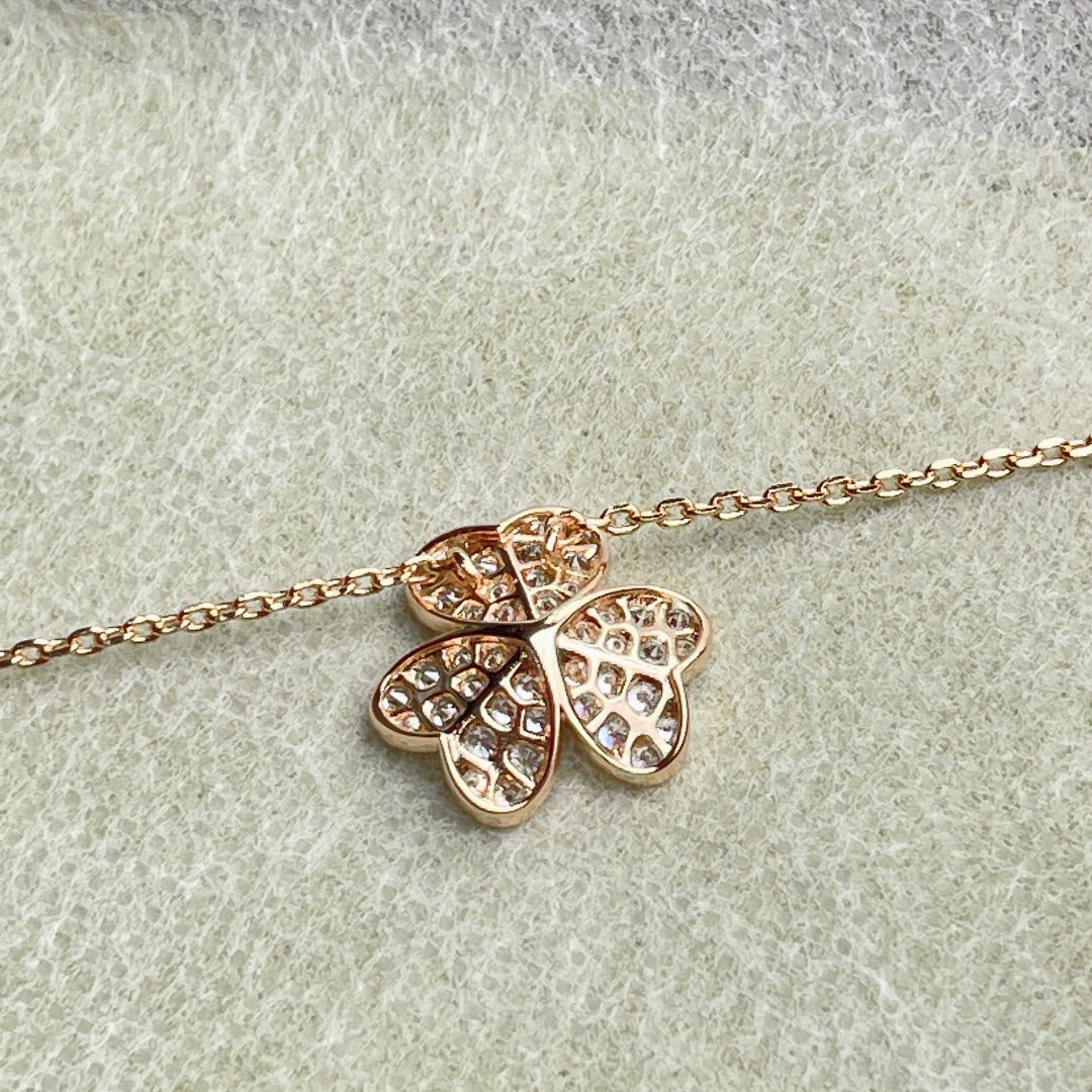 ˇGilded EraˇFLOWER DIAMOND NECKLACE