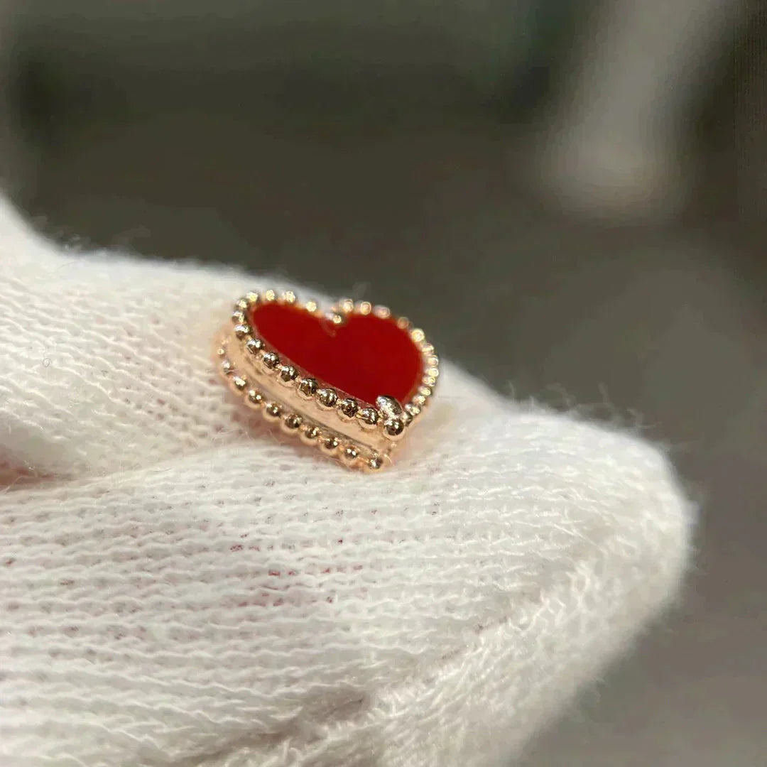 ˇGilded EraˇHEART CARNELIAN STUD EARRINGS