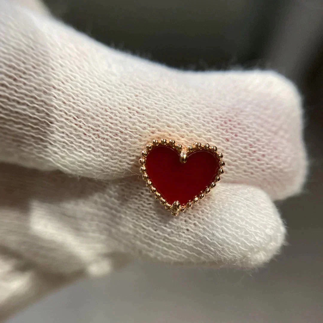 ˇGilded EraˇHEART CARNELIAN STUD EARRINGS
