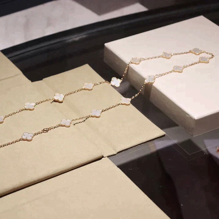 ˇGilded EraˇCLOVER 20 MOTIFS WHITE MOP NECKLACE