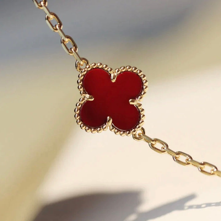 ˇGilded EraˇCLOVER 20 MOTIFS CARNELIAN NECKLACE