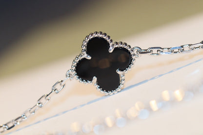 ˇGilded EraˇCLOVER 20 MOTIFS ONYX DIAMOND SILVER